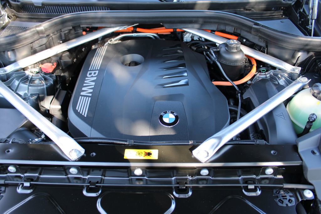 New 2026 BMW X5 xDrive50e w/ Climate Comfort Package image 40