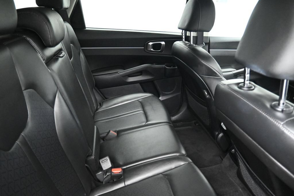 Used 2023 Kia Sorento S w/ Panoramic Sunroof Package FWD image 13