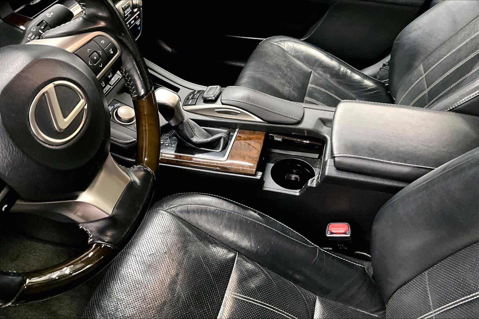 Used 2016 Lexus ES 300h w/ Luxury Package w/Wood Trim image 16