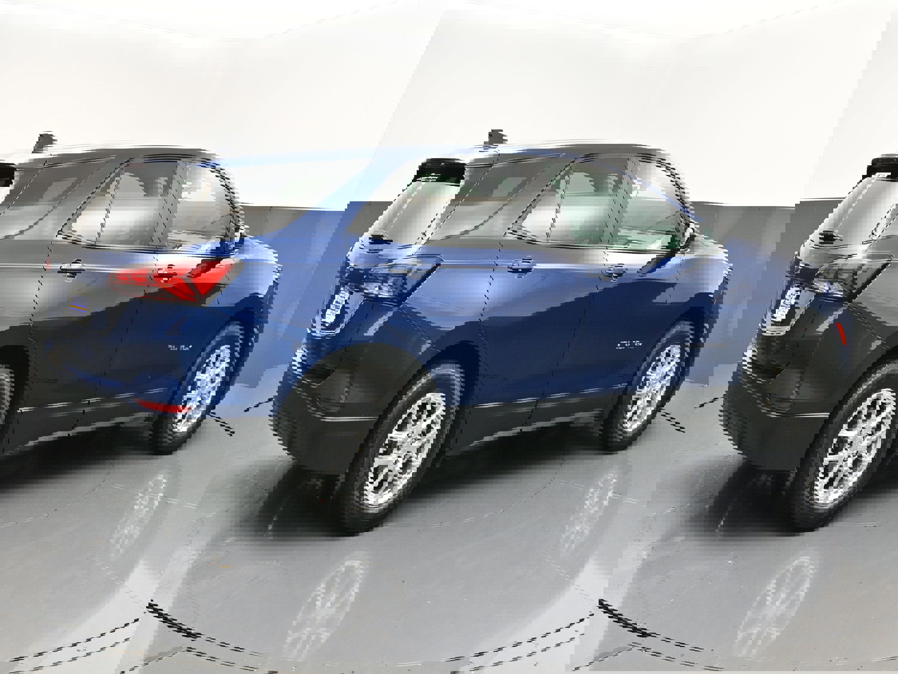 Used 2022 Chevrolet Equinox LS w/ LS Convenience Package image 7