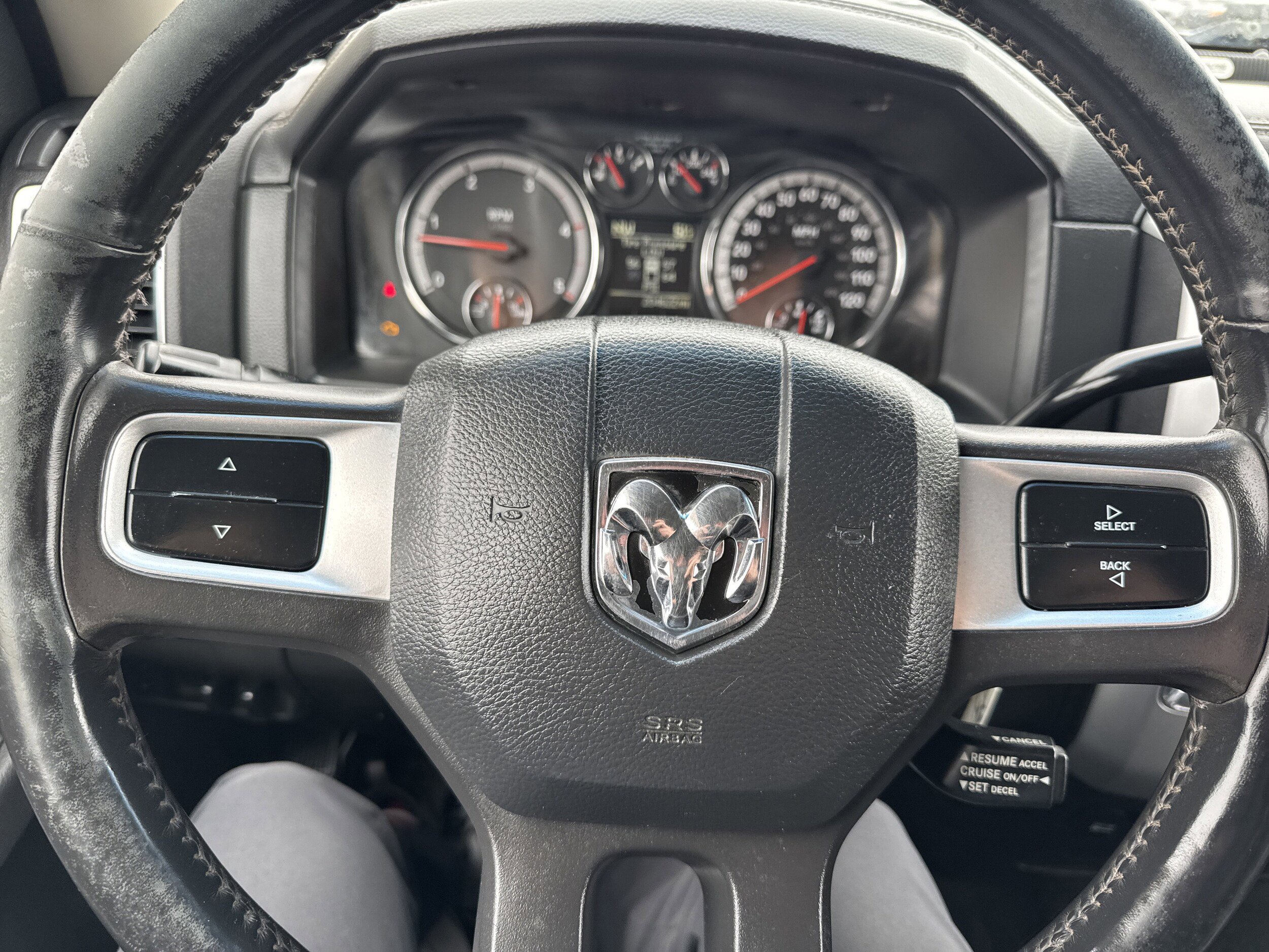 Used 2011 RAM 2500 Laramie w/ Cold Weather Group image 13