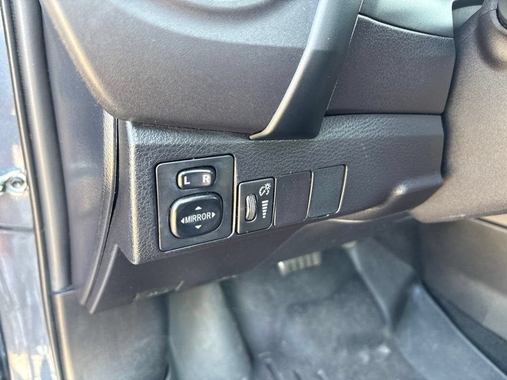 Used 2017 Toyota Corolla LE FWD image 16