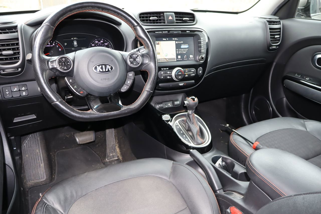 Used 2018 Kia Soul ! w/ Tech Package FWD image 4