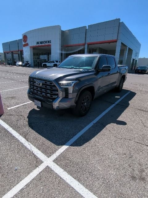 Used 2024 Toyota Tundra Platinum AWD/4WD image 3