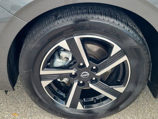 Used 2025 Nissan Sentra SV image 11