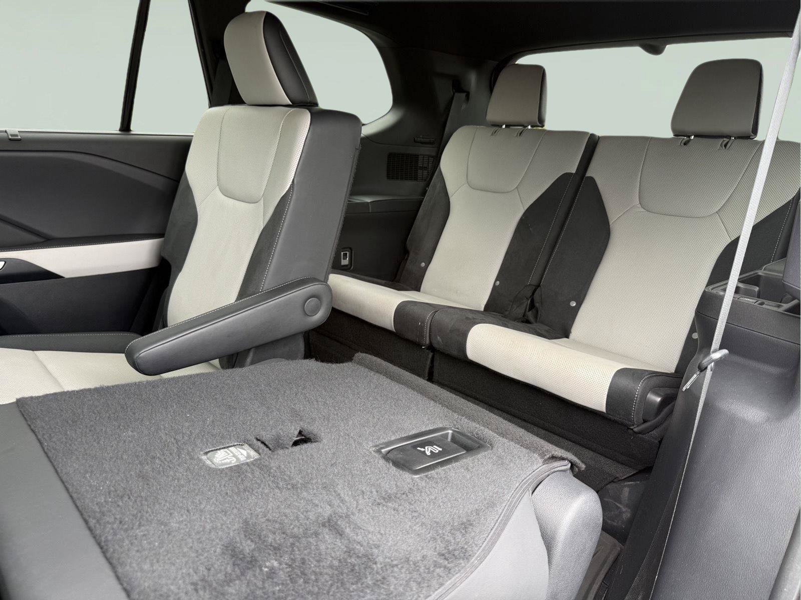 Certified 2025 Lexus TX 500h AWD w/ Technology Package image 22