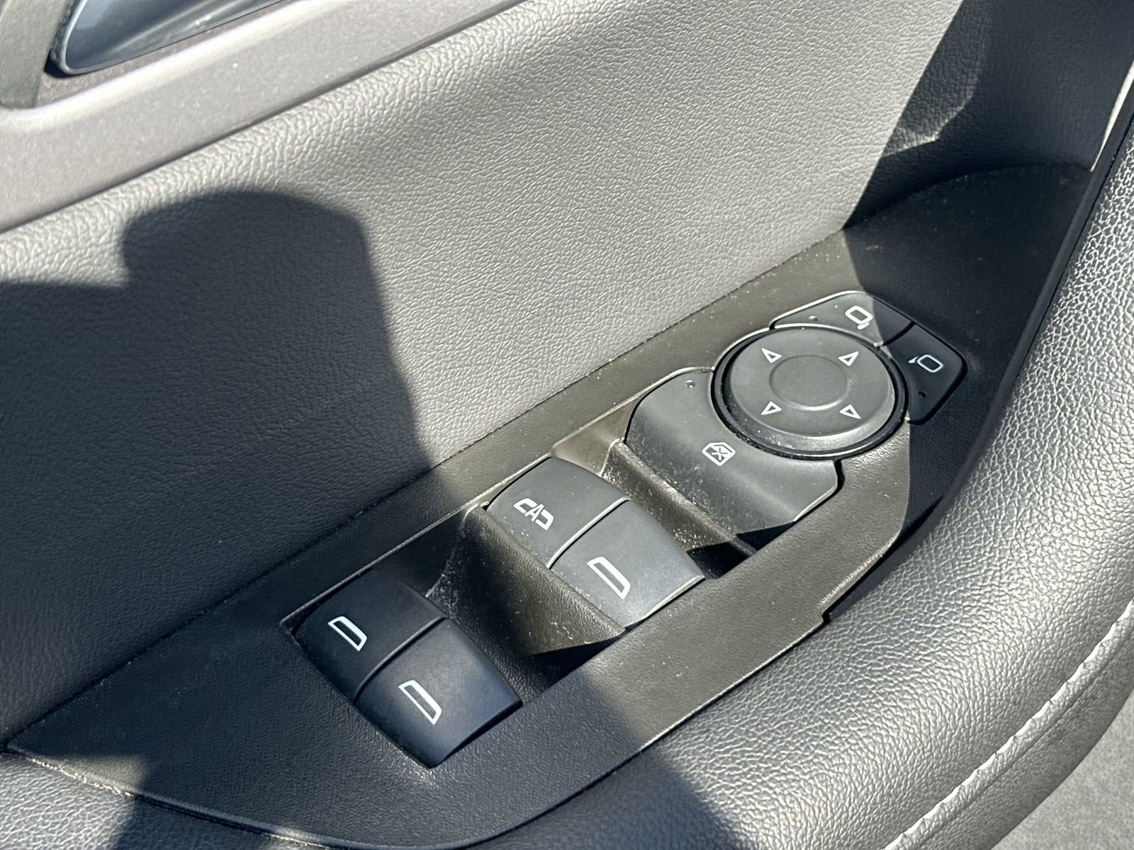 Used 2024 Chevrolet Blazer LT w/ Convenience Package FWD image 15