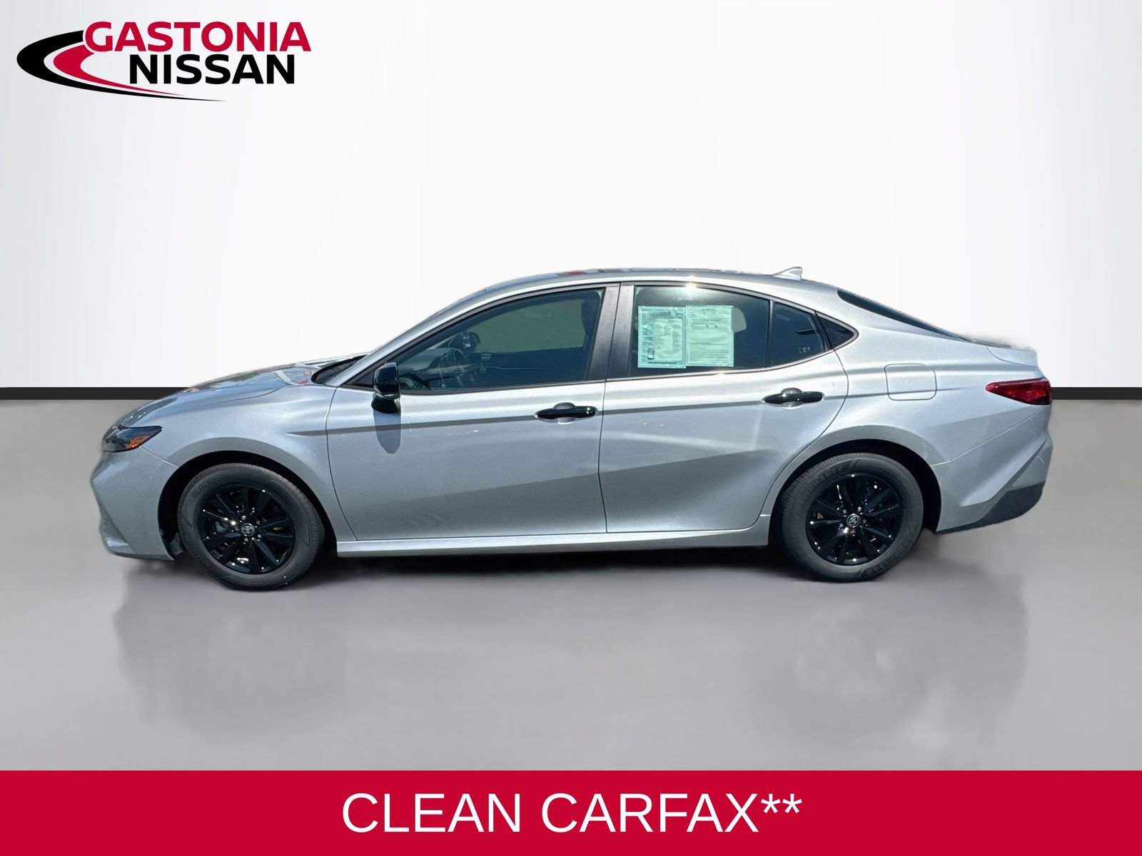 Used 2025 Toyota Camry LE FWD image 5