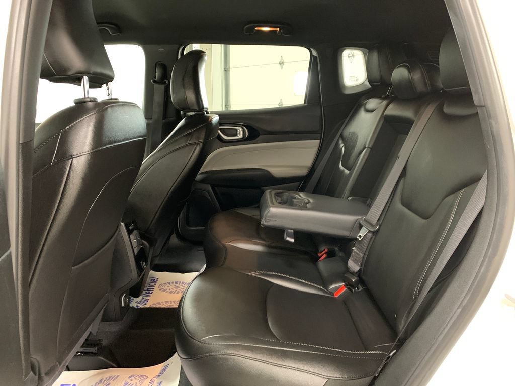 Used 2025 Jeep Compass Limited AWD/4WD image 17
