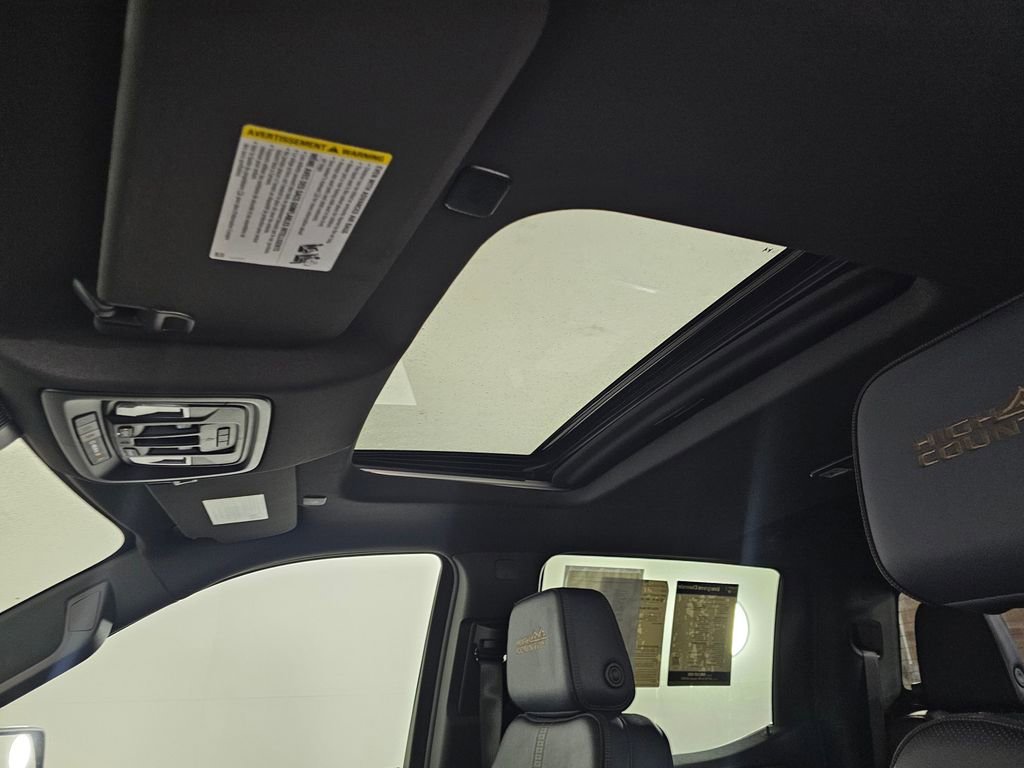 Used 2025 Chevrolet Silverado 1500 High Country w/ Technology Package image 26