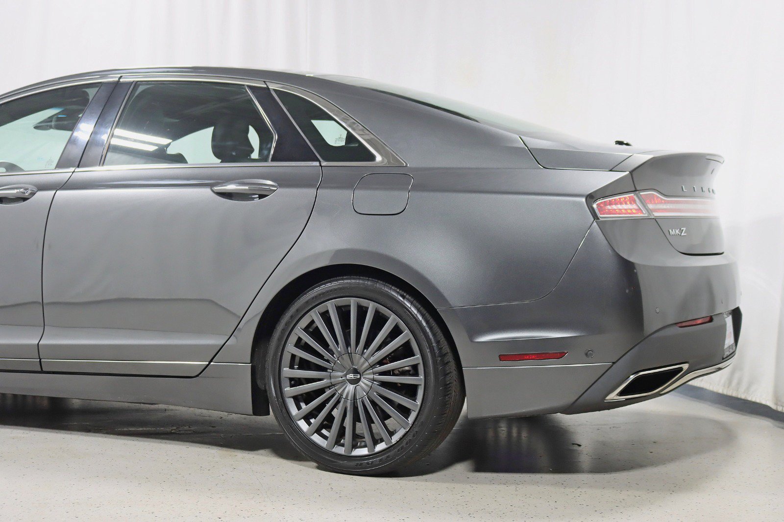 Used 2018 Lincoln MKZ Reserve w/ Technology Package AWD/4WD image 10