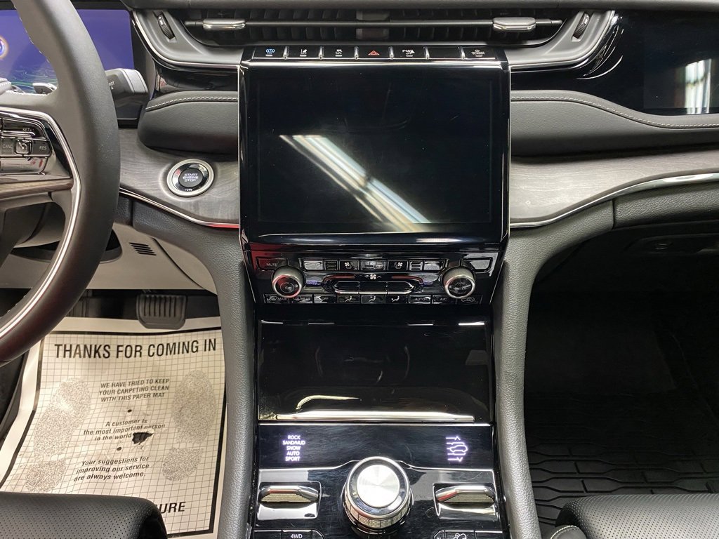 Used 2023 Jeep Grand Cherokee Overland w/ Luxury Tech Group IV image 36