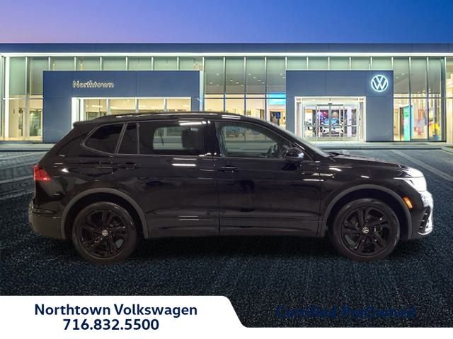 Certified 2024 Volkswagen Tiguan SE R-Line image 2