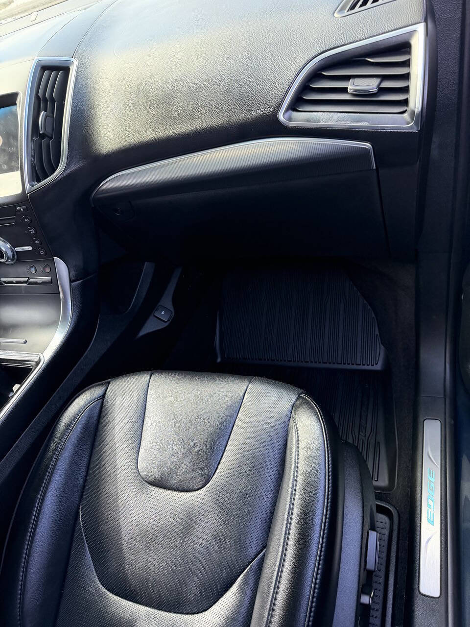 Used 2019 Ford Edge Titanium w/ Equipment Group 301A image 18