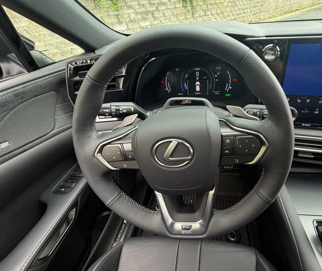 Used 2024 Lexus RX 500h F Sport w/ Convenience Package image 17