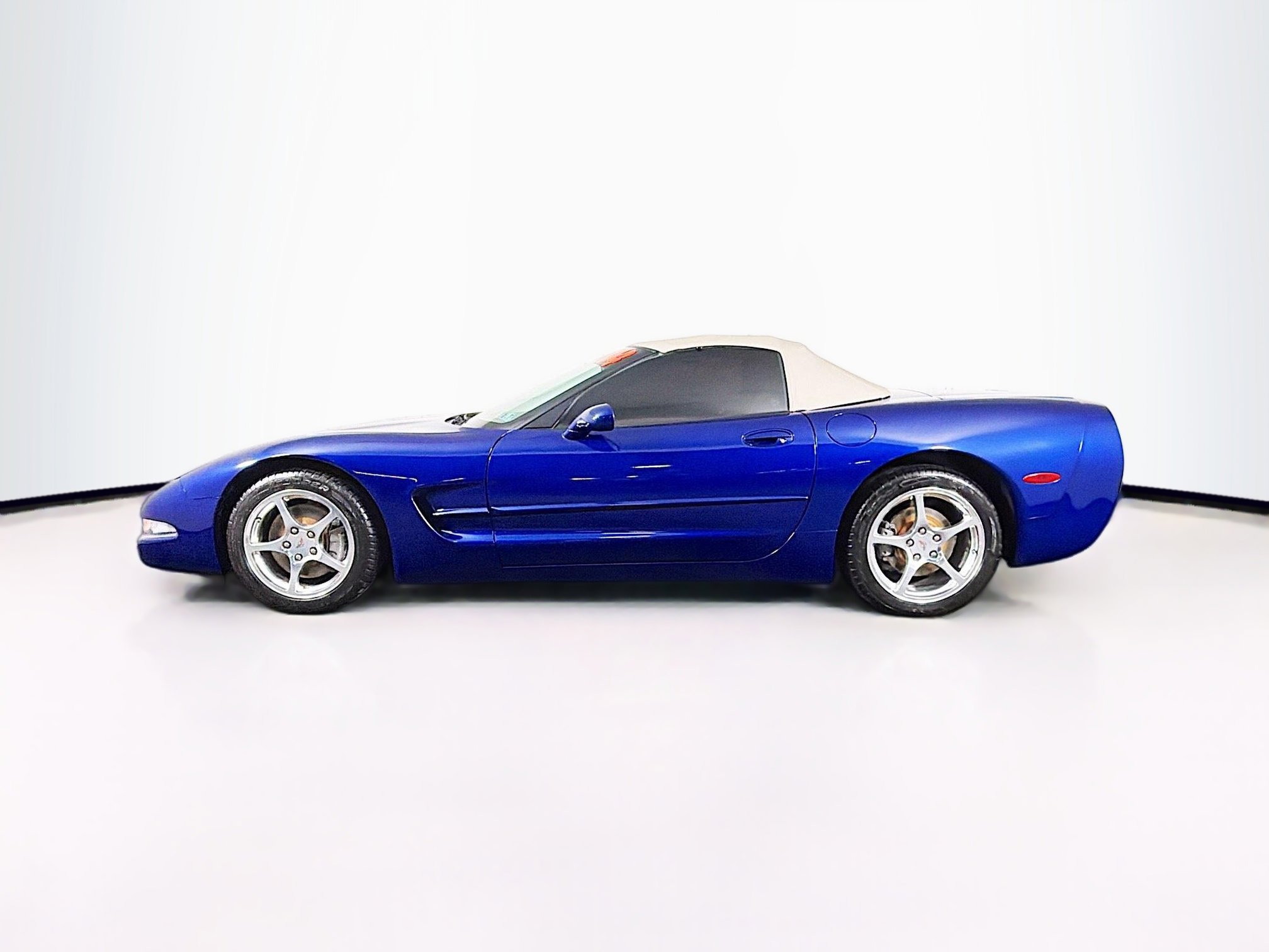 Used 2004 Chevrolet Corvette Convertible w/ Preferred Equipment Group image 5
