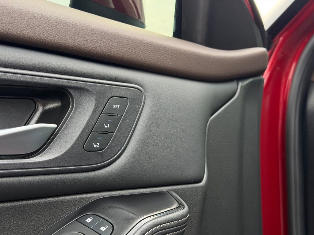 Used 2023 Nissan Rogue SL w/ SL Premium Package image 14