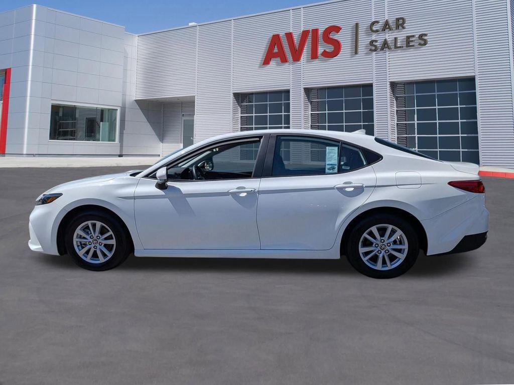 Used 2025 Toyota Camry LE image 9