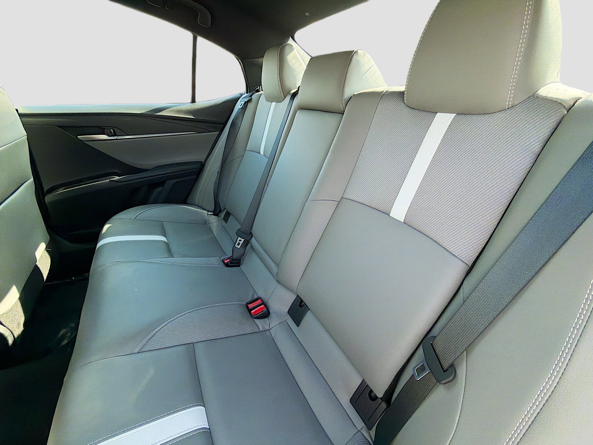 Used 2025 Toyota Camry SE image 19