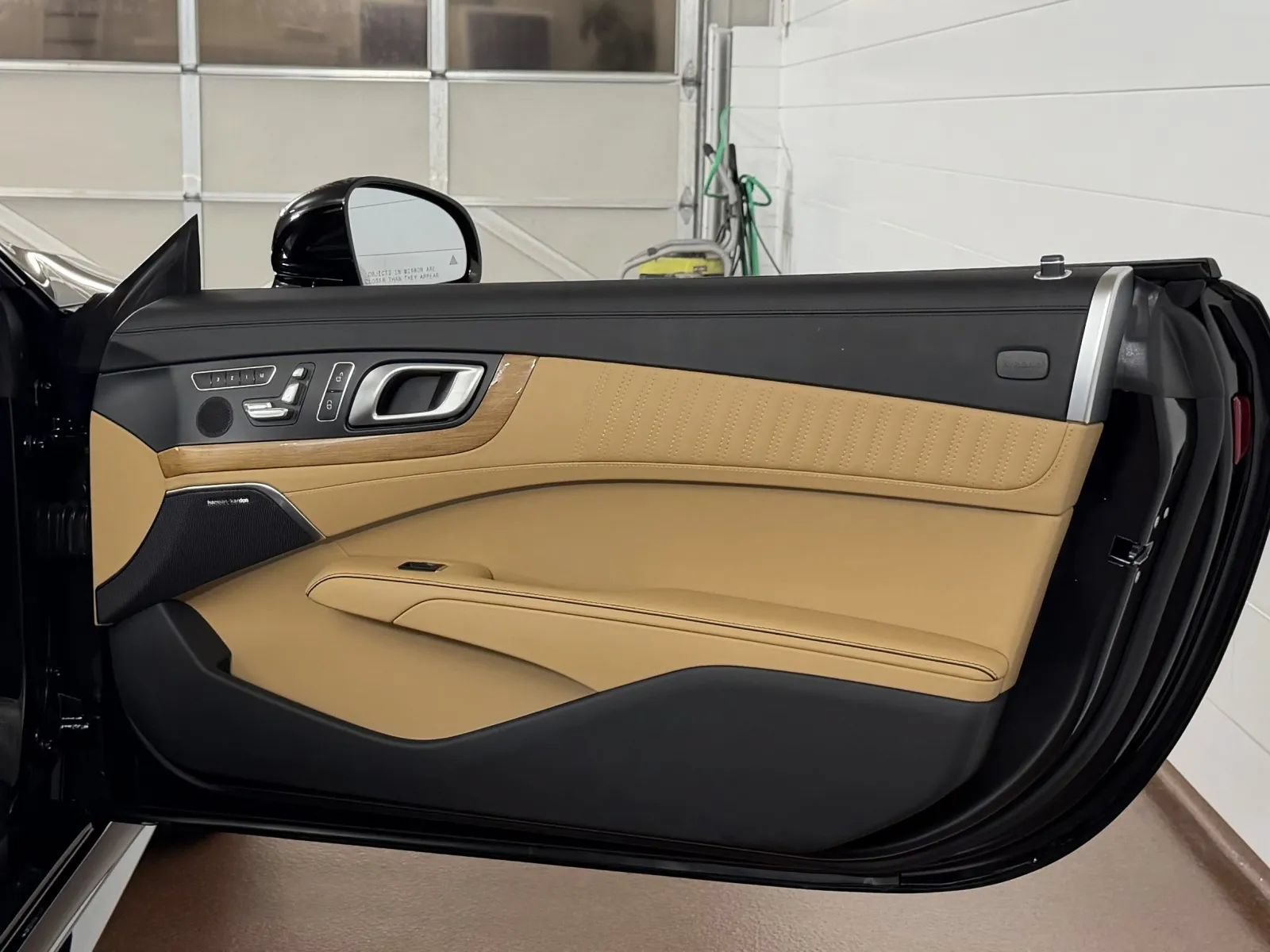 Used 2017 Mercedes-Benz SL 550 image 34