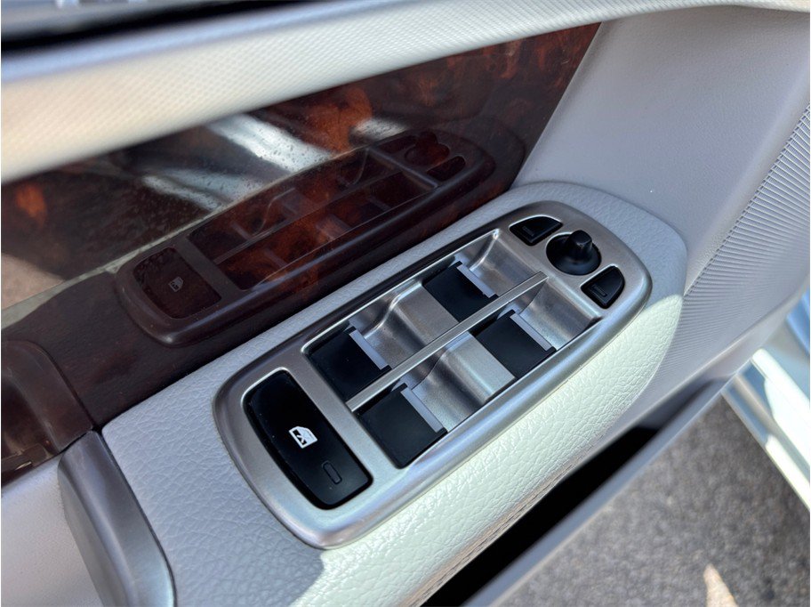 Used 2012 Jaguar XF RWD image 21