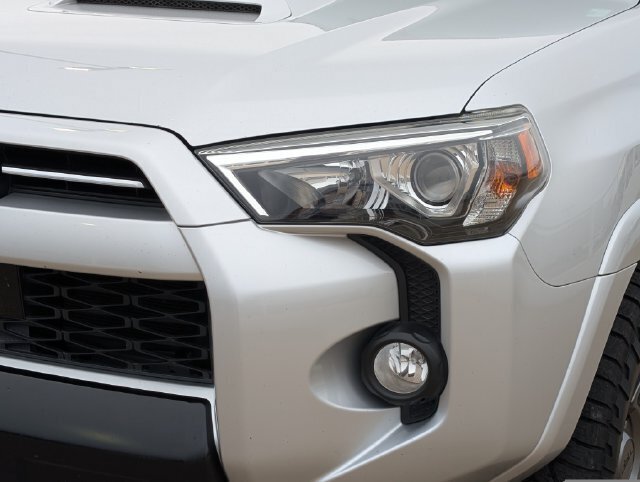 Used 2020 Toyota 4Runner Venture w/ Moonroof Package AWD/4WD image 10