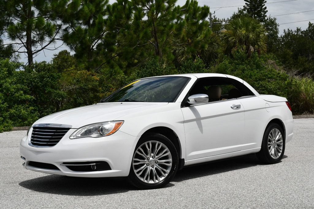 Used 2012 Chrysler 200 Limited FWD image 25