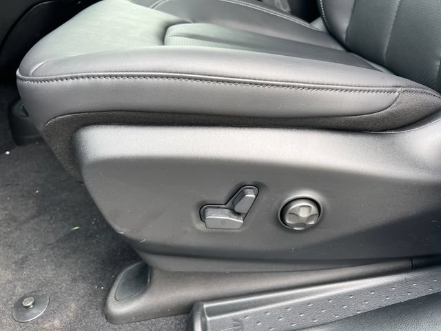 New 2027 Chrysler Pacifica Select AWD/4WD image 10