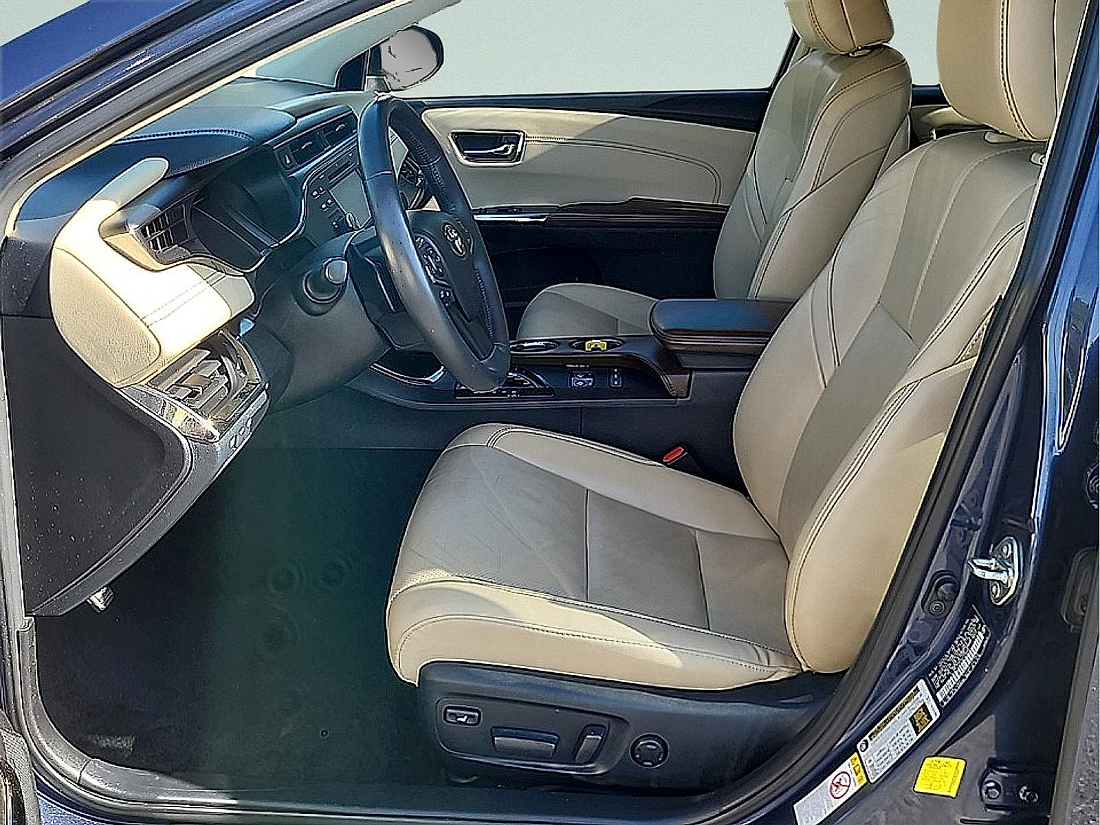 Used 2016 Toyota Avalon Limited w/ Toyota Safety Sense Package FWD image 13