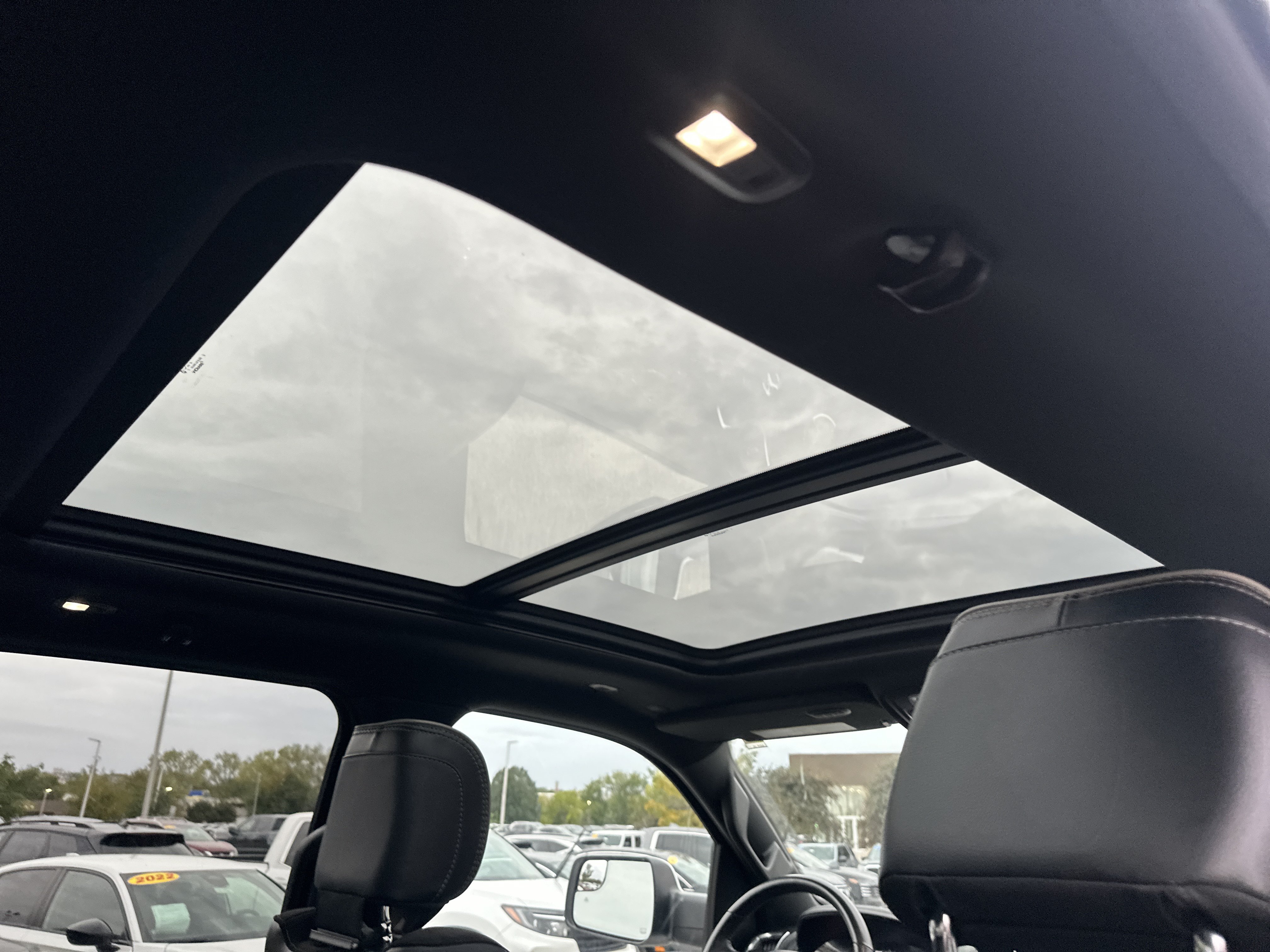 Used 2024 RAM 1500 Laramie AWD/4WD image 17