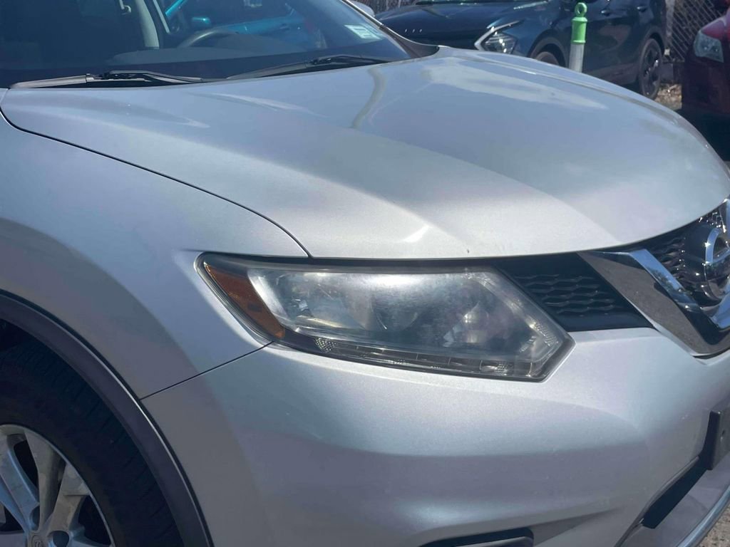 Used 2015 Nissan Rogue SV w/ SV Moonroof Package image 10