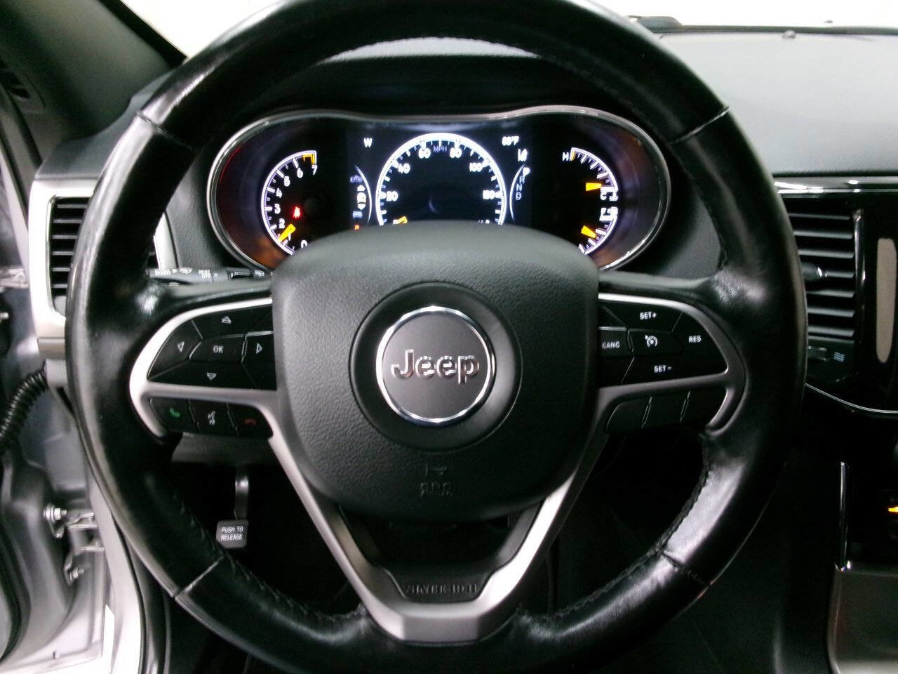 Used 2021 Jeep Grand Cherokee Laredo X image 26