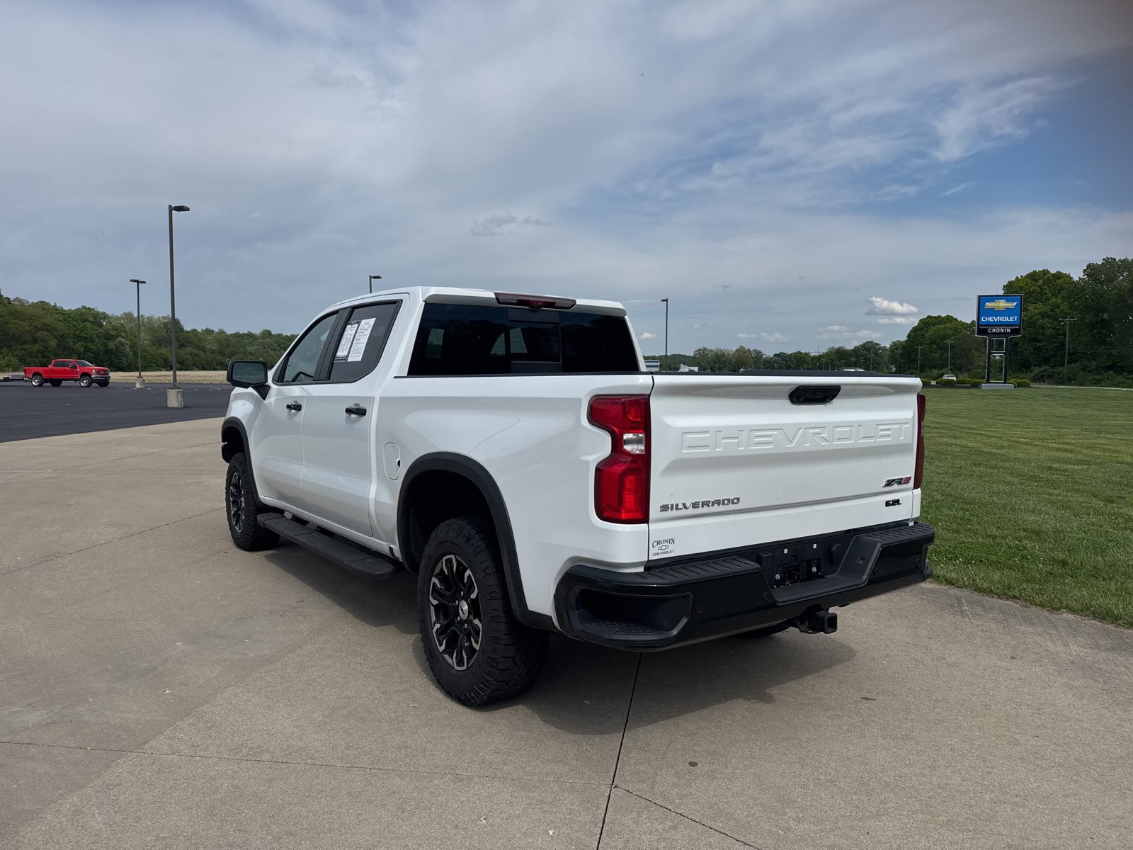 Used 2024 Chevrolet Silverado 1500 ZR2 w/ Technology Package AWD/4WD image 9