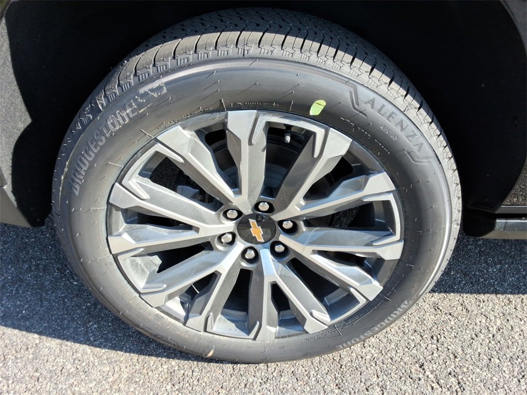 New 2026 Chevrolet Suburban High Country image 13