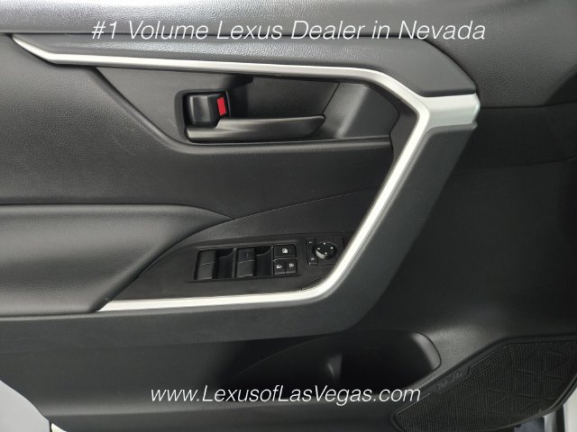 Used 2023 Toyota RAV4 LE AWD/4WD image 28