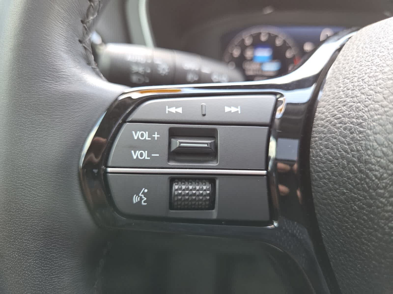 Used 2025 Honda Pilot Elite image 9