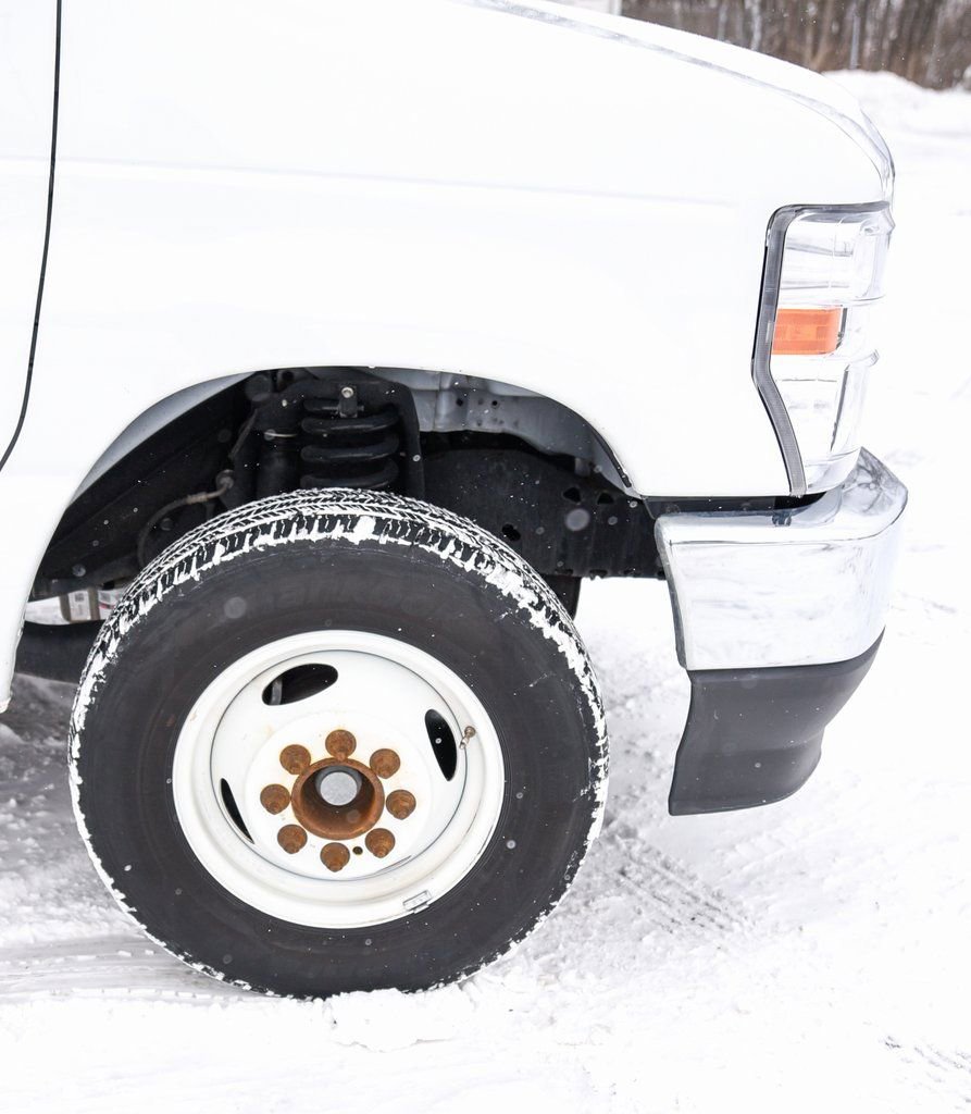 Used 2024 Ford E-450 and Econoline 450 Super Duty w/ Power Windows & Locks Group image 9