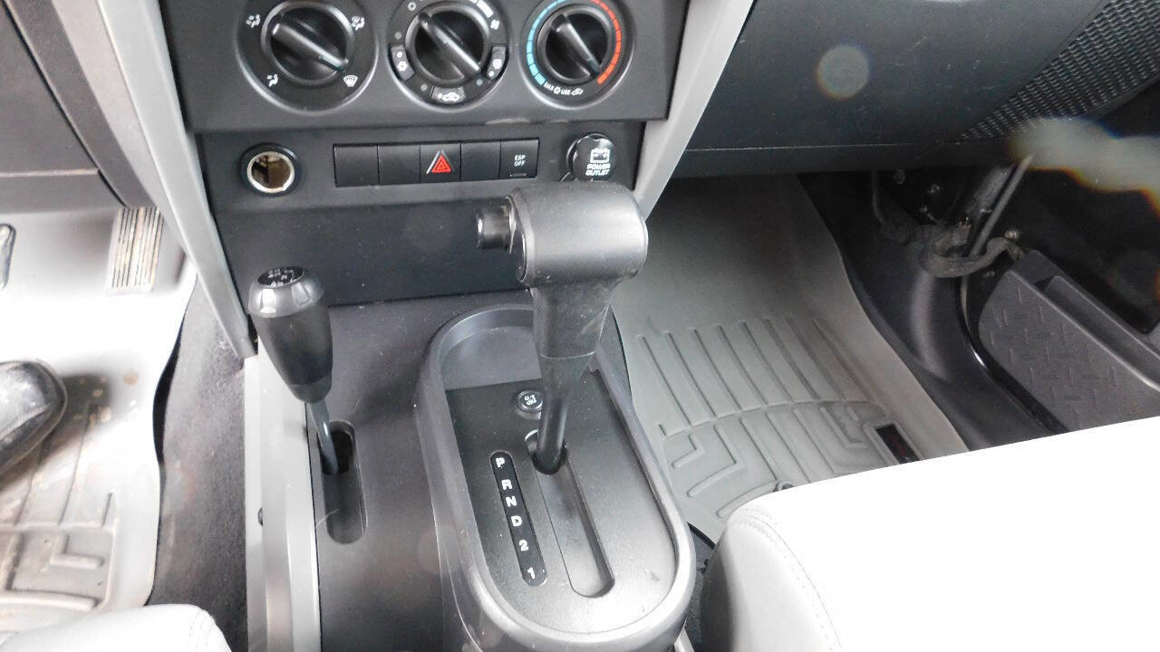 Used 2008 Jeep Wrangler Unlimited X image 38