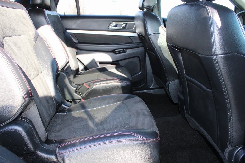 Used 2019 Ford Explorer XLT w/ Equipment Group 202A image 21