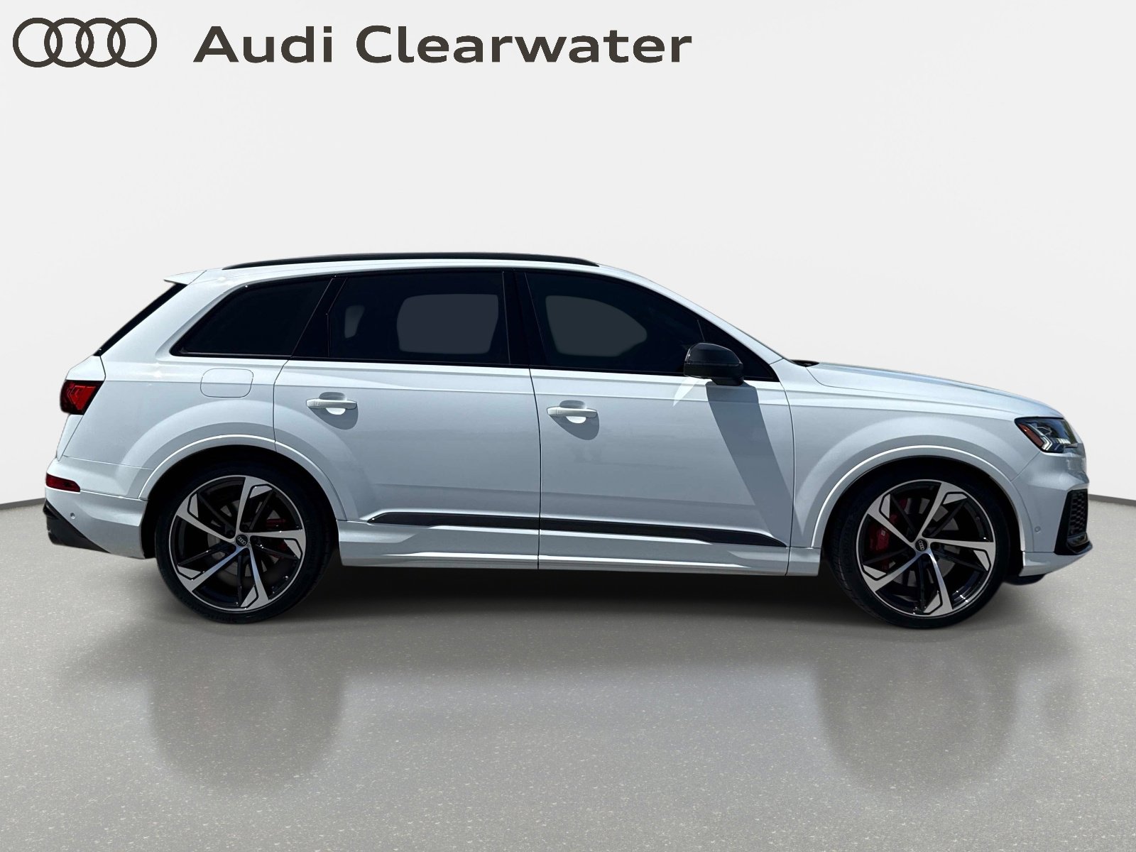 Used 2023 Audi SQ7 Prestige AWD/4WD image 5