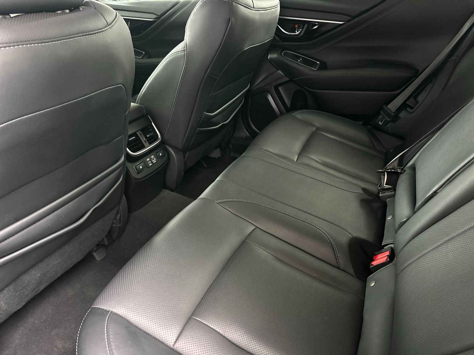 Used 2023 Subaru Outback Limited AWD/4WD image 11