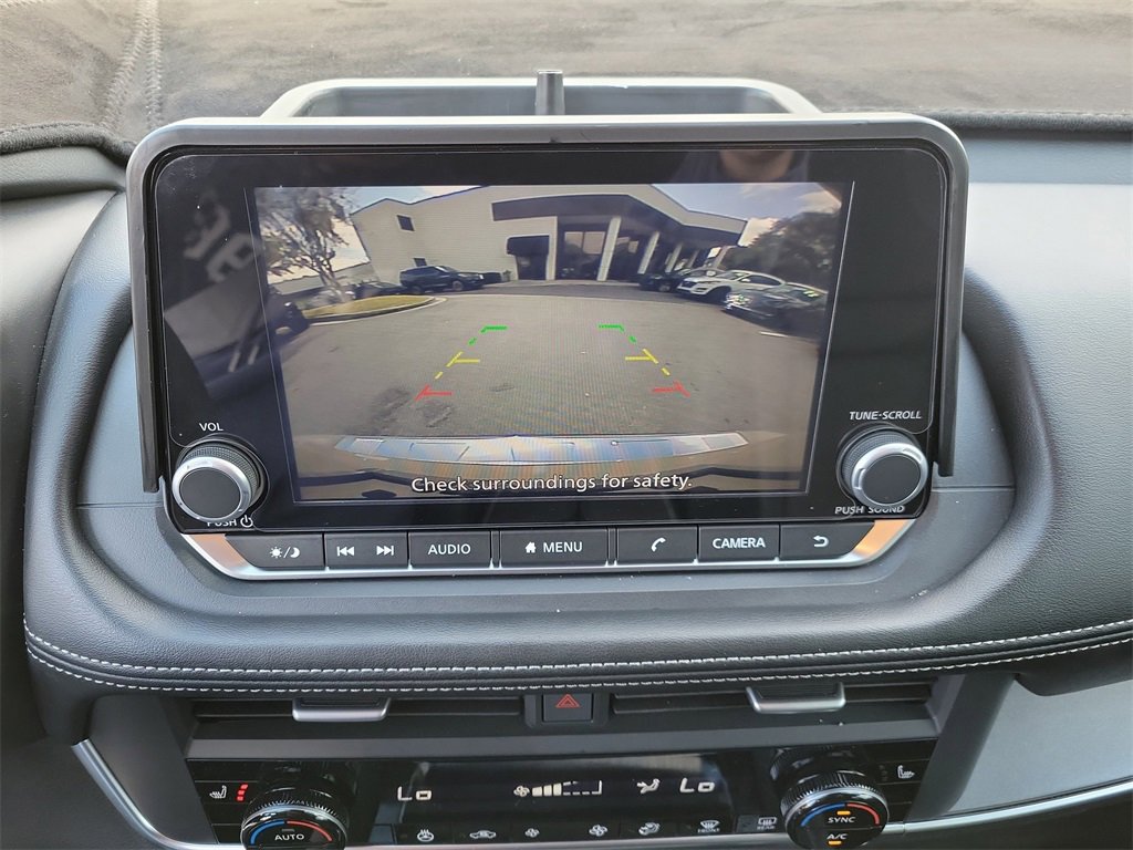 Used 2024 Nissan Rogue SV w/ SV Premium Package image 30