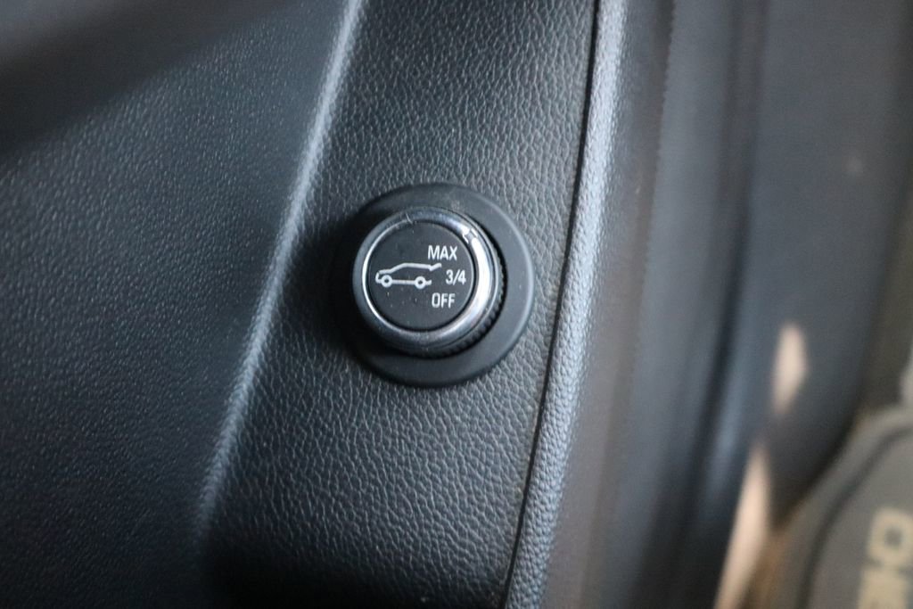 Used 2020 Chevrolet Traverse LT FWD image 28