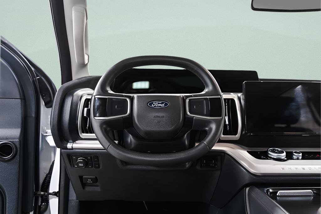 Used 2025 Ford Expedition Max Active AWD/4WD image 10