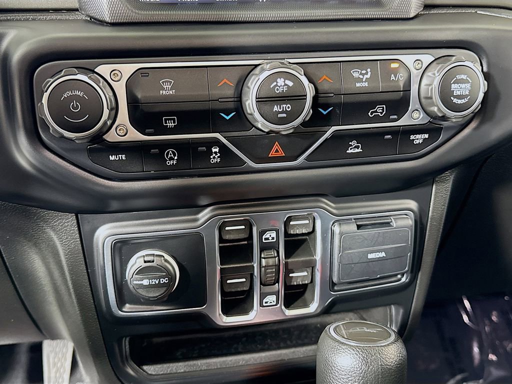 Used 2023 Jeep Gladiator Overland image 20