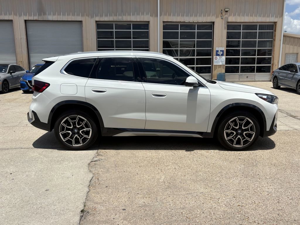 Used 2025 BMW X1 xDrive28i w/ Convenience Package AWD/4WD image 4
