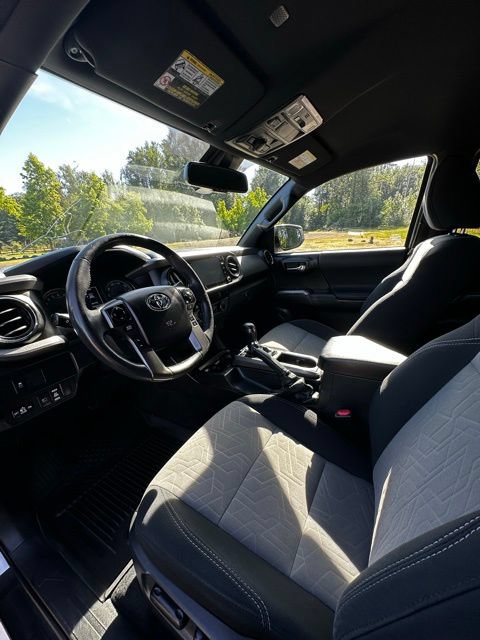 Used 2021 Toyota Tacoma TRD Off-Road AWD/4WD image 12