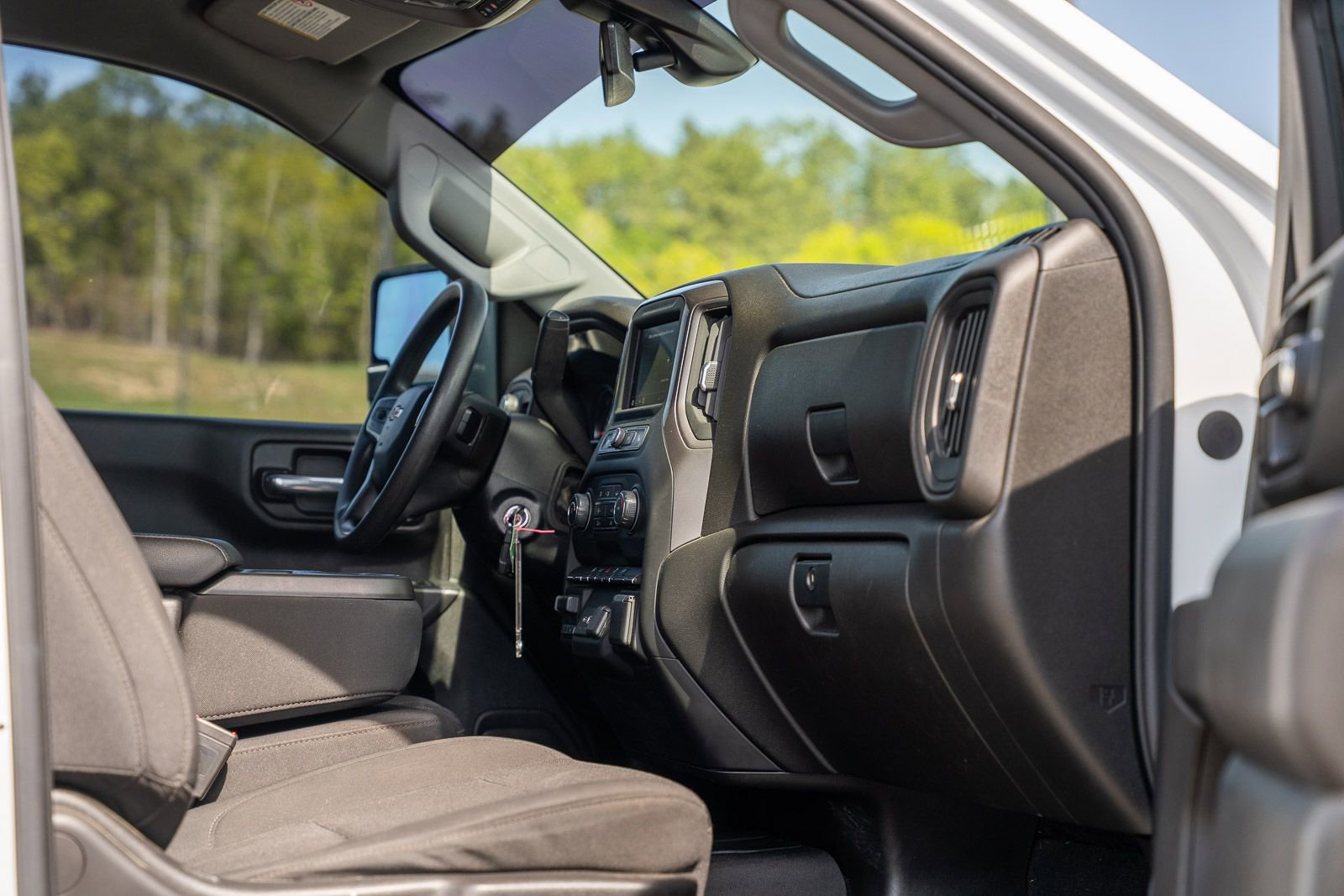 Used 2022 Chevrolet Silverado 2500 Custom w/ Custom Value Package image 13