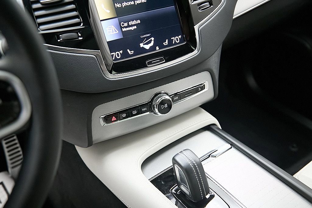 Used 2022 Volvo XC90 T8 R-Design image 19