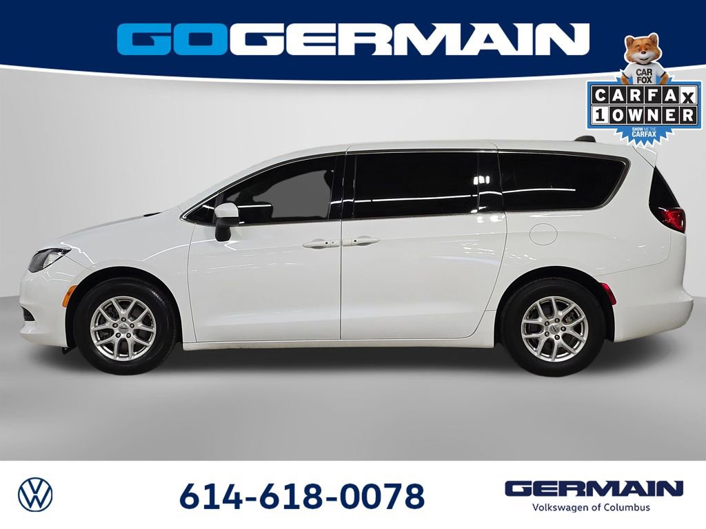 Used 2022 Chrysler Voyager LX image 12